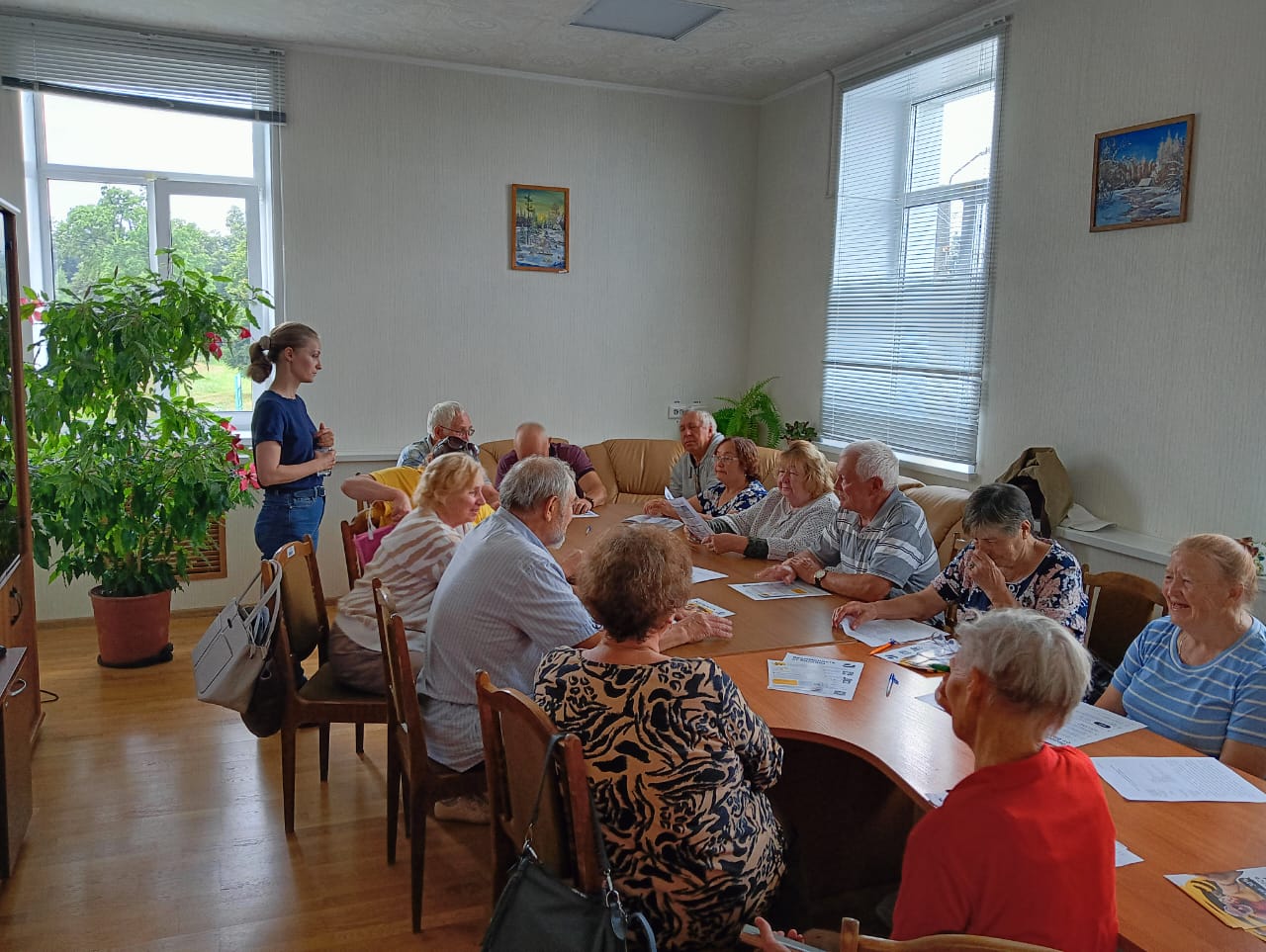 Пенсионеры Чувашии узнали, как не попасться на уловки телефонных мошенников, на уроках от Билайна