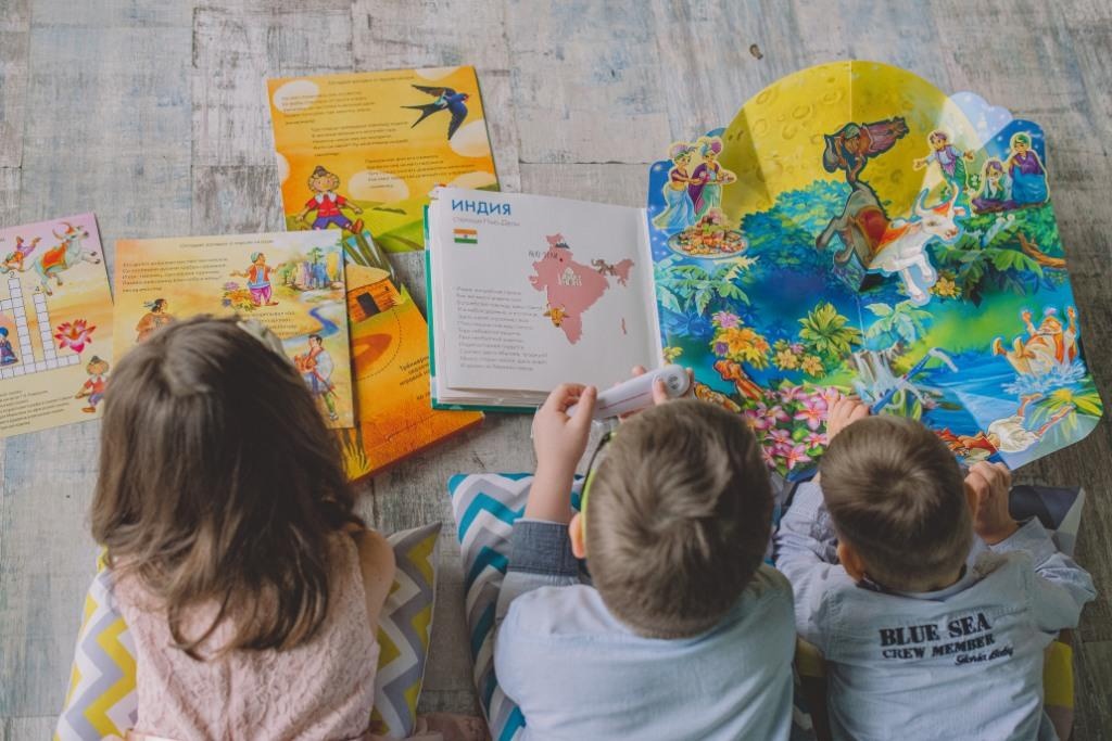 Жизнь на ощупь. Как незрячие дети читают иллюстрированные книги